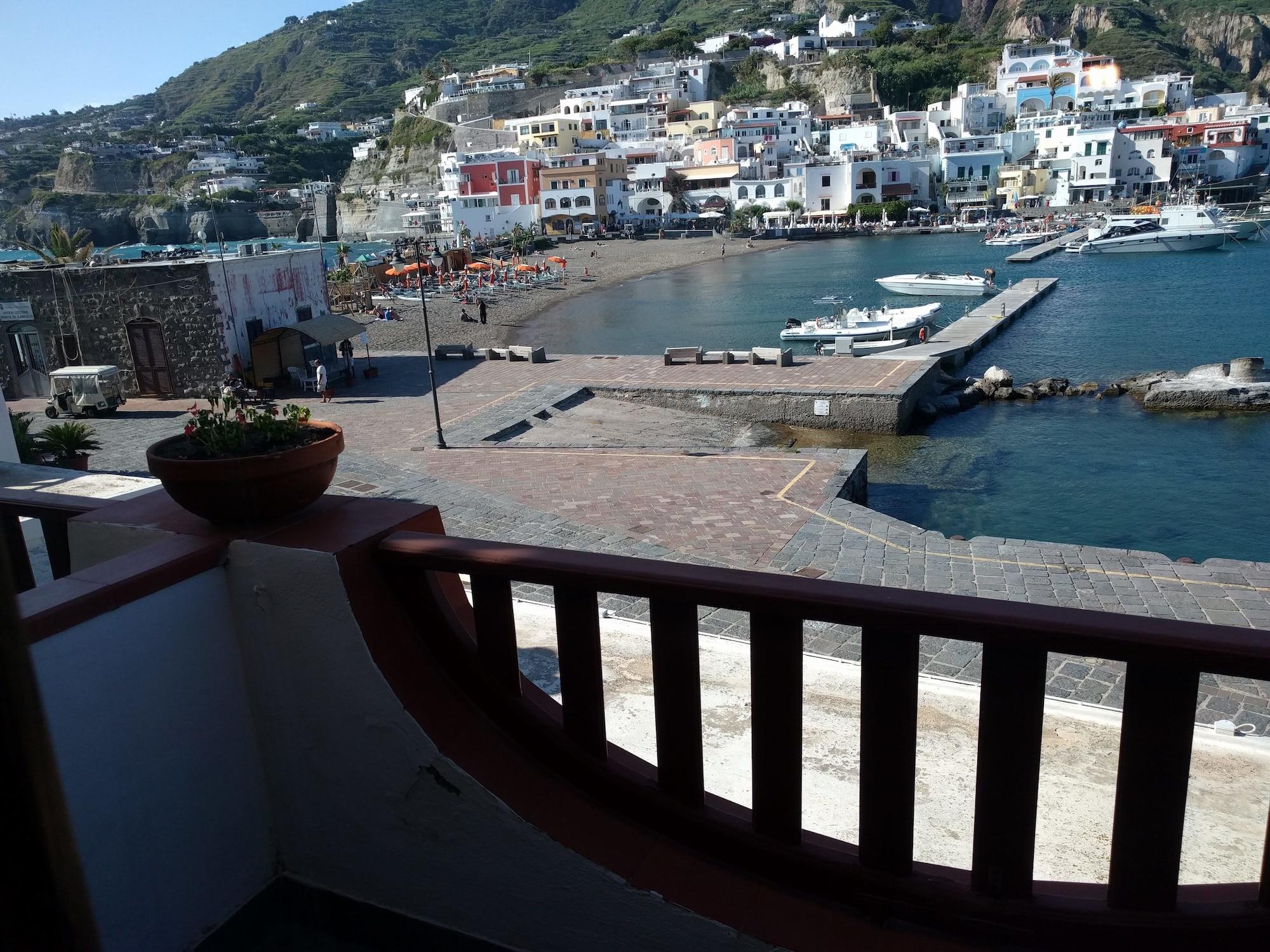 Hotel Conte - S. Angelo Bay Serrara Fontana Exterior photo
